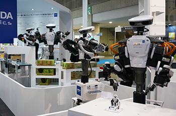 最新のロボットテクノロジーが大集結！「2015国際ロボット展」に参戦！