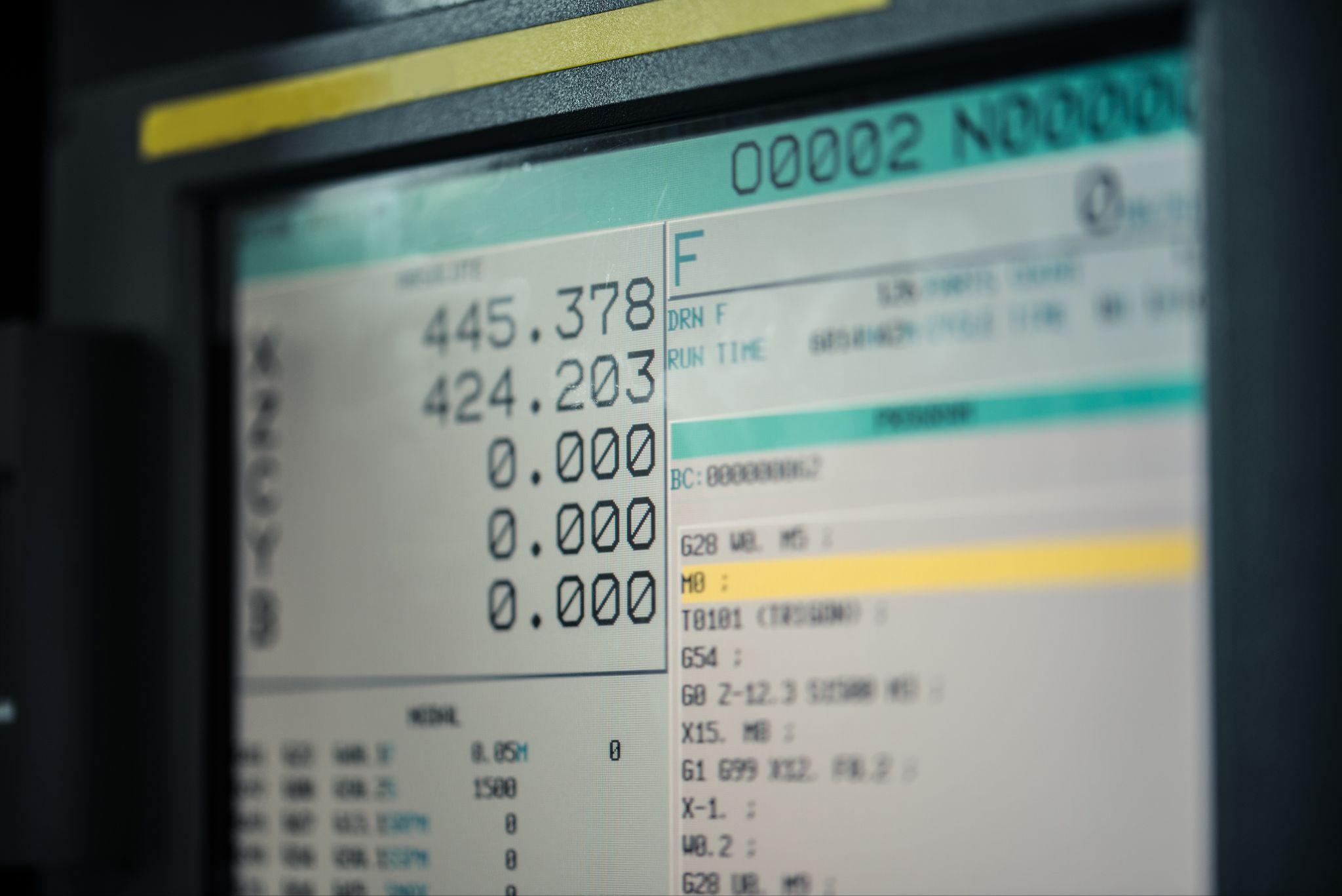 CNC機械のプログラム画面