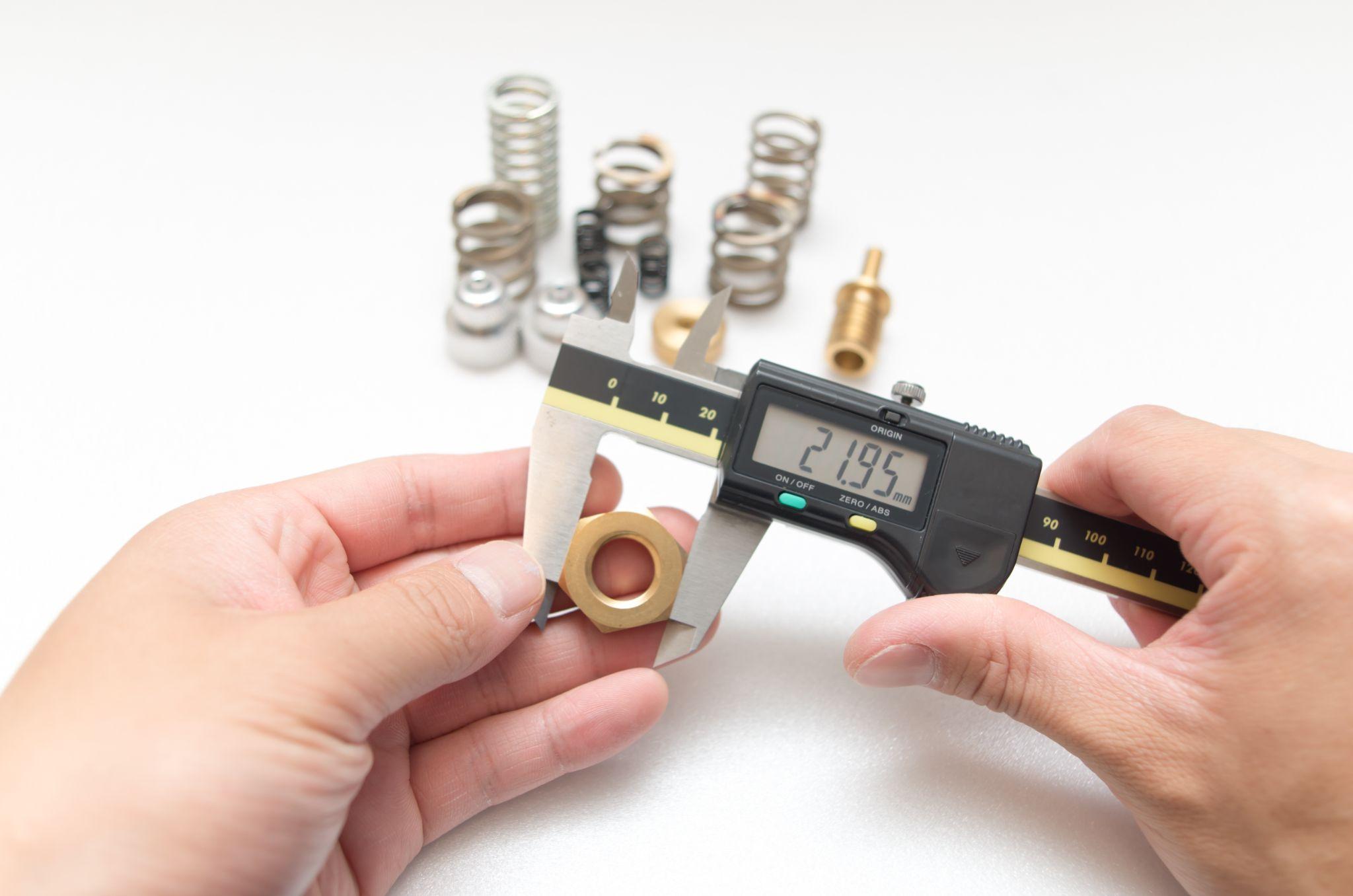 加工したワークの寸法チェック