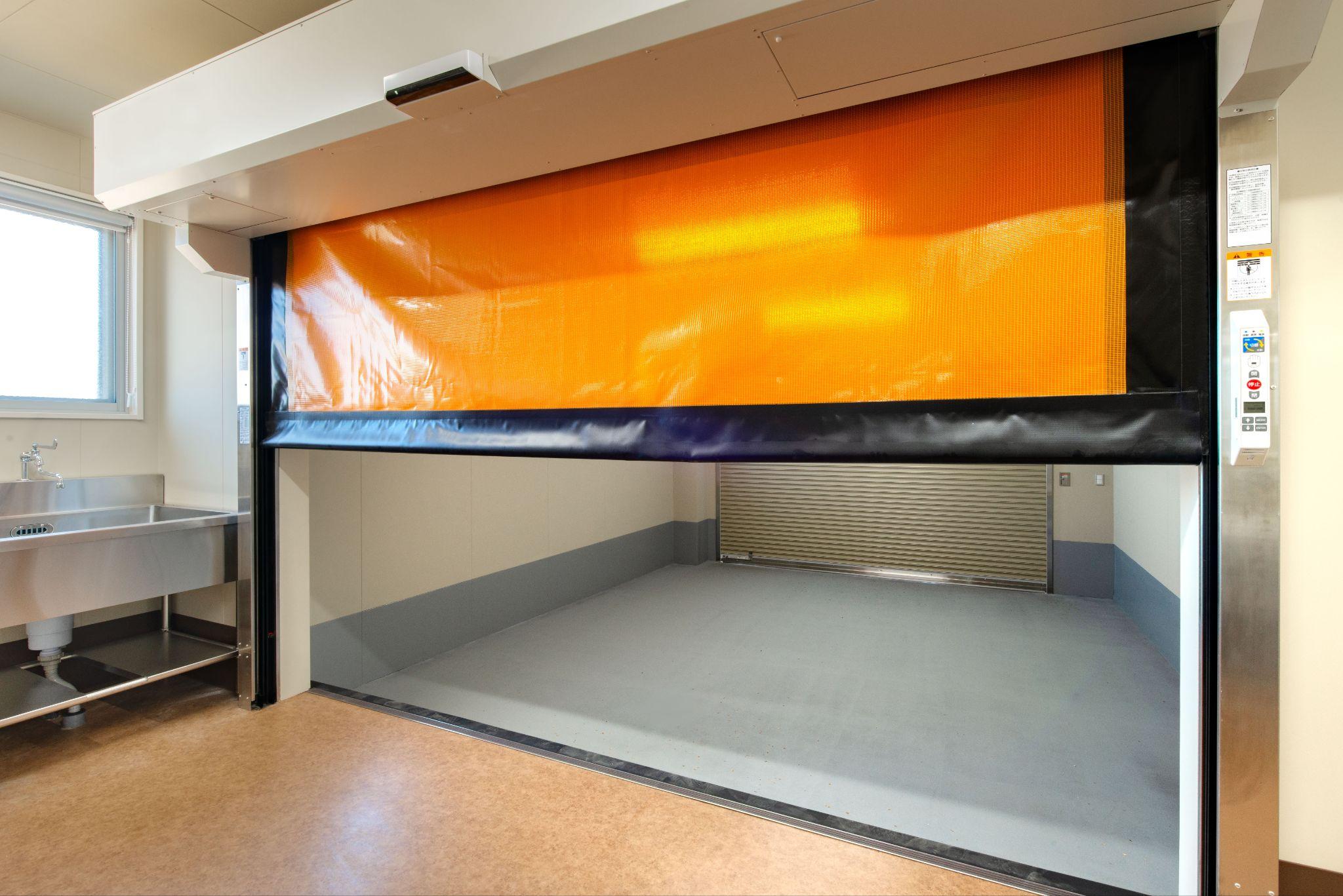 工場で使われるシートシャッター