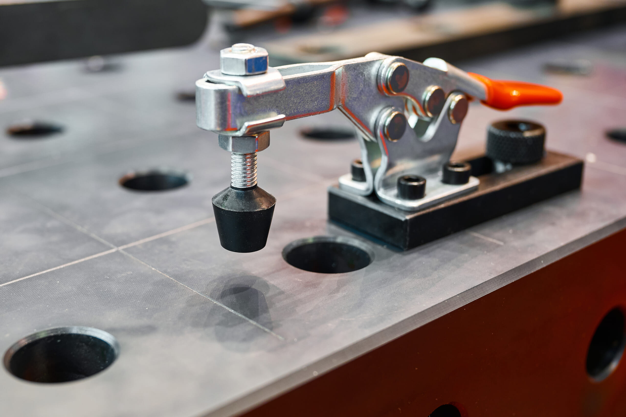 機械式クランプ