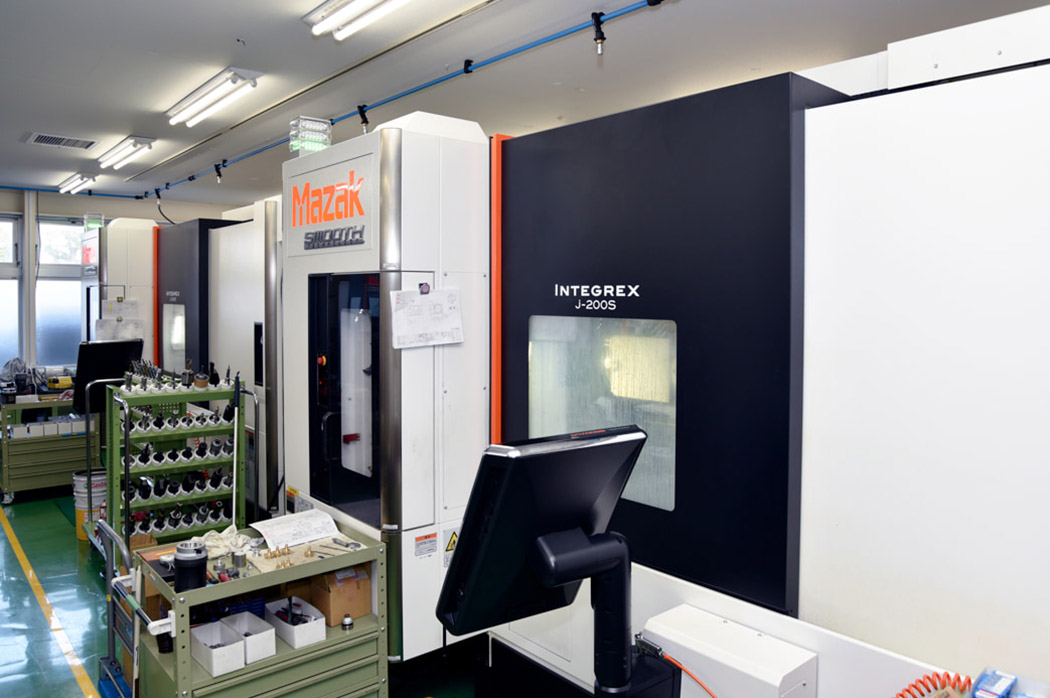 センサ、協働ロボット導入前のマシニングセンタ