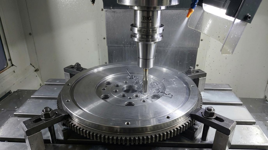 工具ホルダは、タップ加工専用のものを使用する